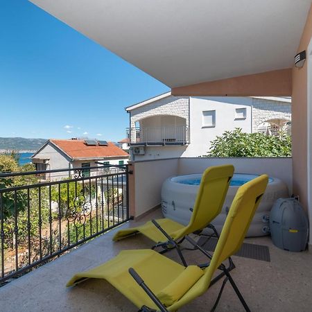 Apartment Gagula With Jacuzzi โตรกีร์ ภายนอก รูปภาพ
