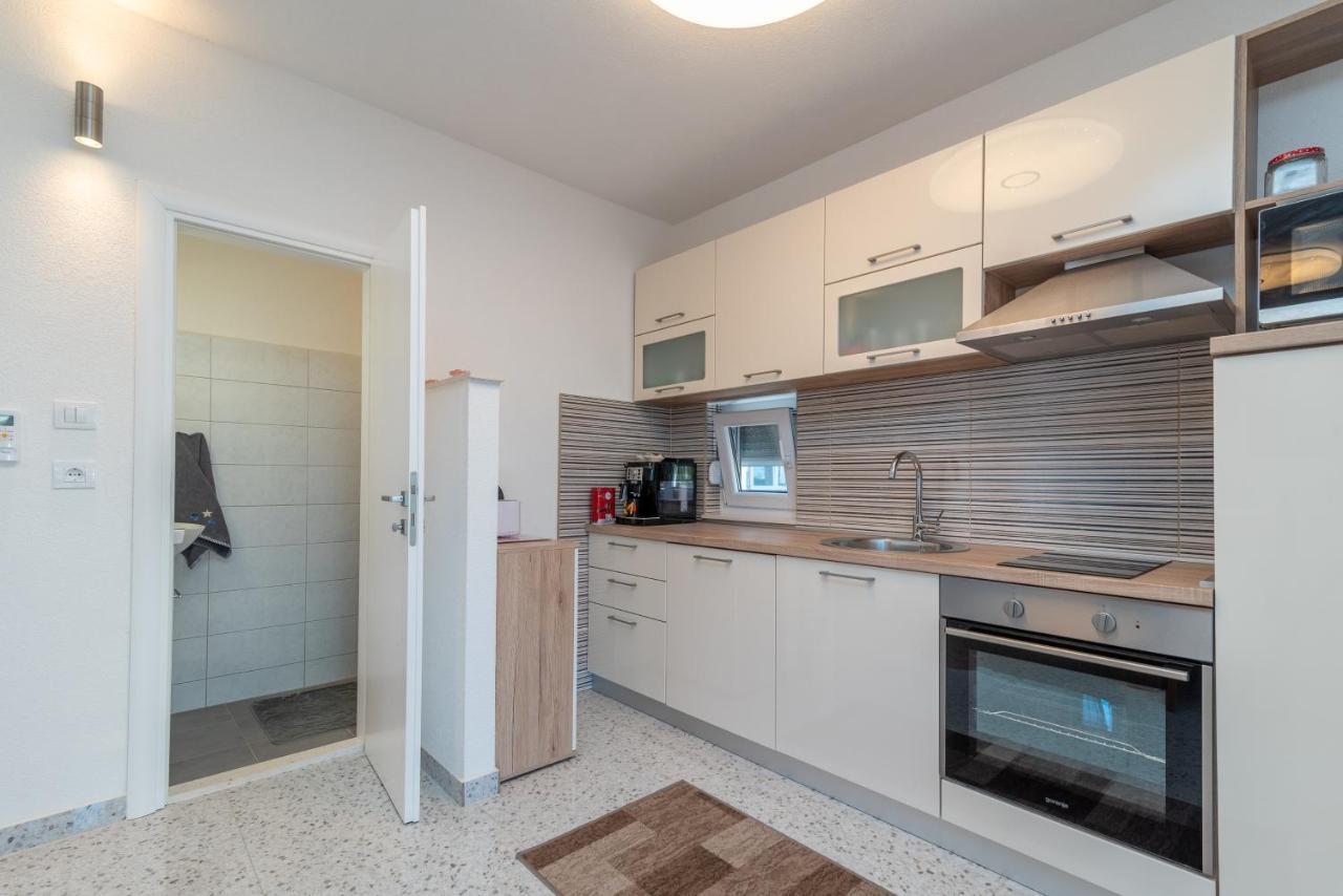 Apartment Gagula With Jacuzzi โตรกีร์ ภายนอก รูปภาพ