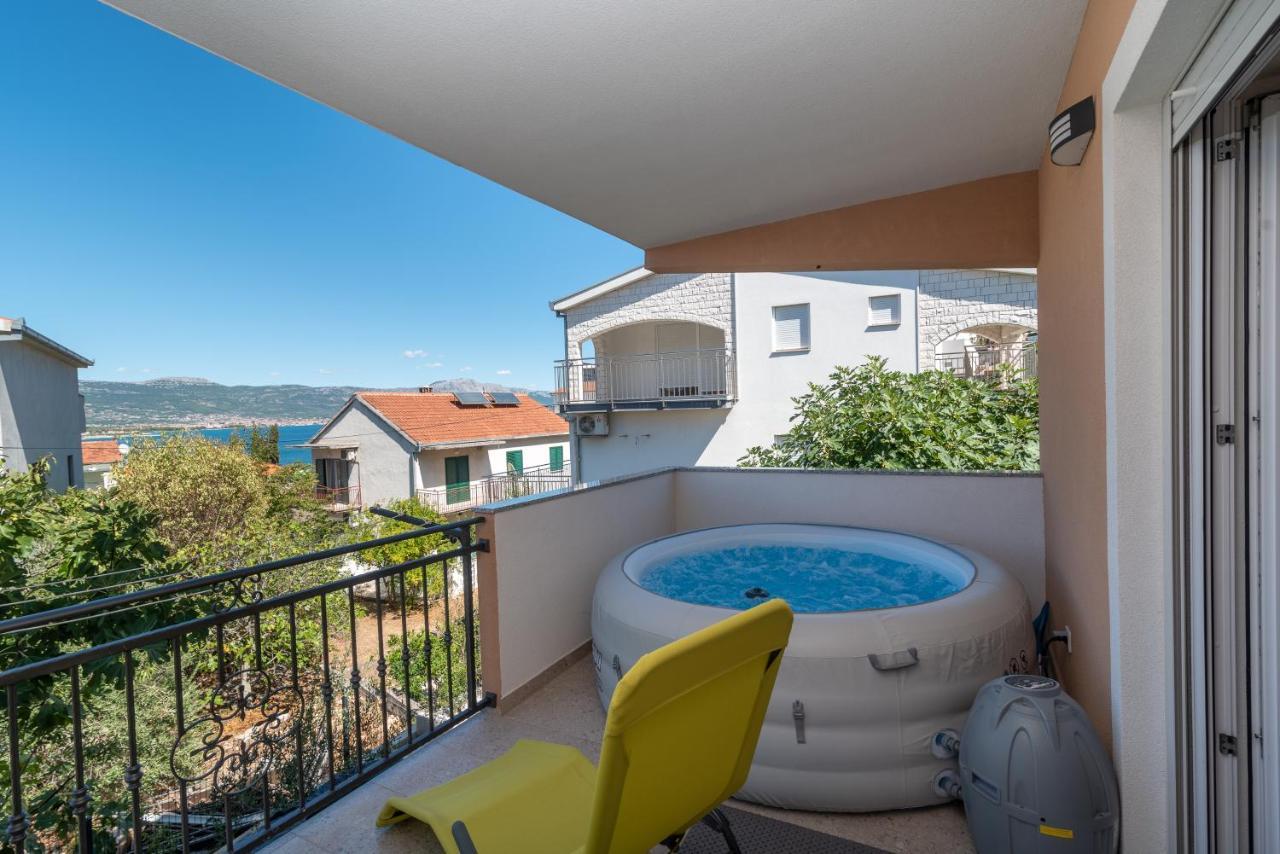 Apartment Gagula With Jacuzzi โตรกีร์ ภายนอก รูปภาพ