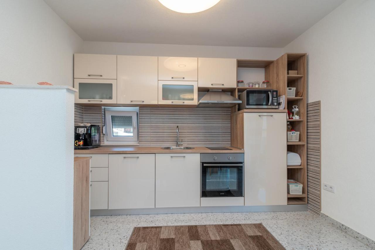 Apartment Gagula With Jacuzzi โตรกีร์ ภายนอก รูปภาพ