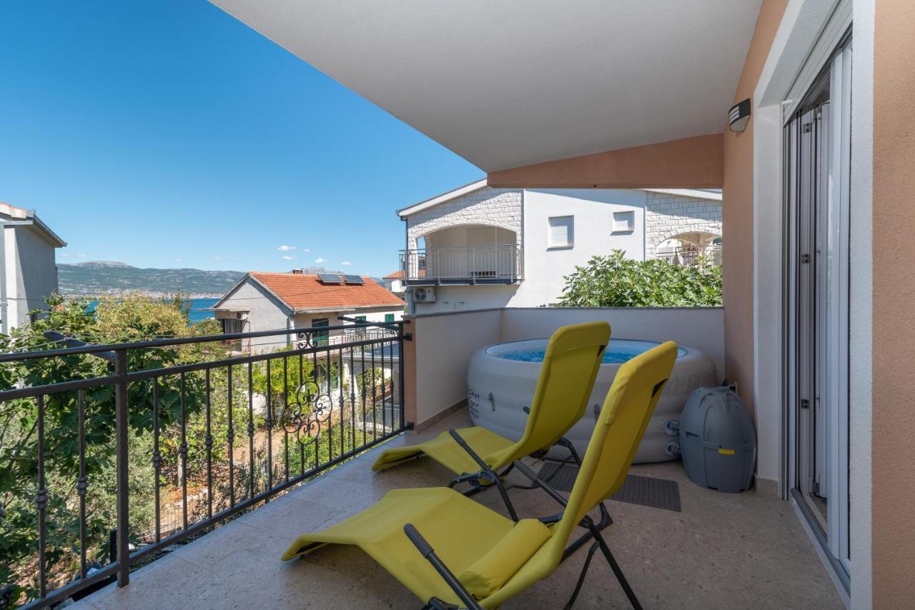 Apartment Gagula With Jacuzzi โตรกีร์ ภายนอก รูปภาพ